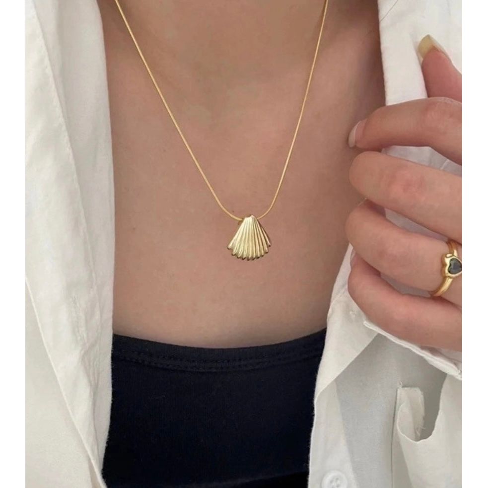 Shelly Necklace
