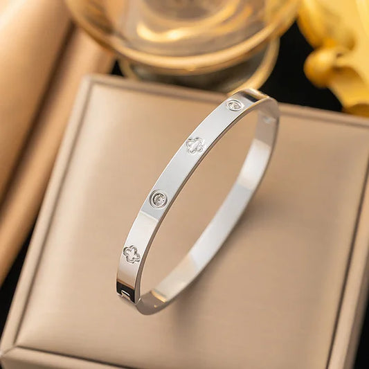 Clover Bangle